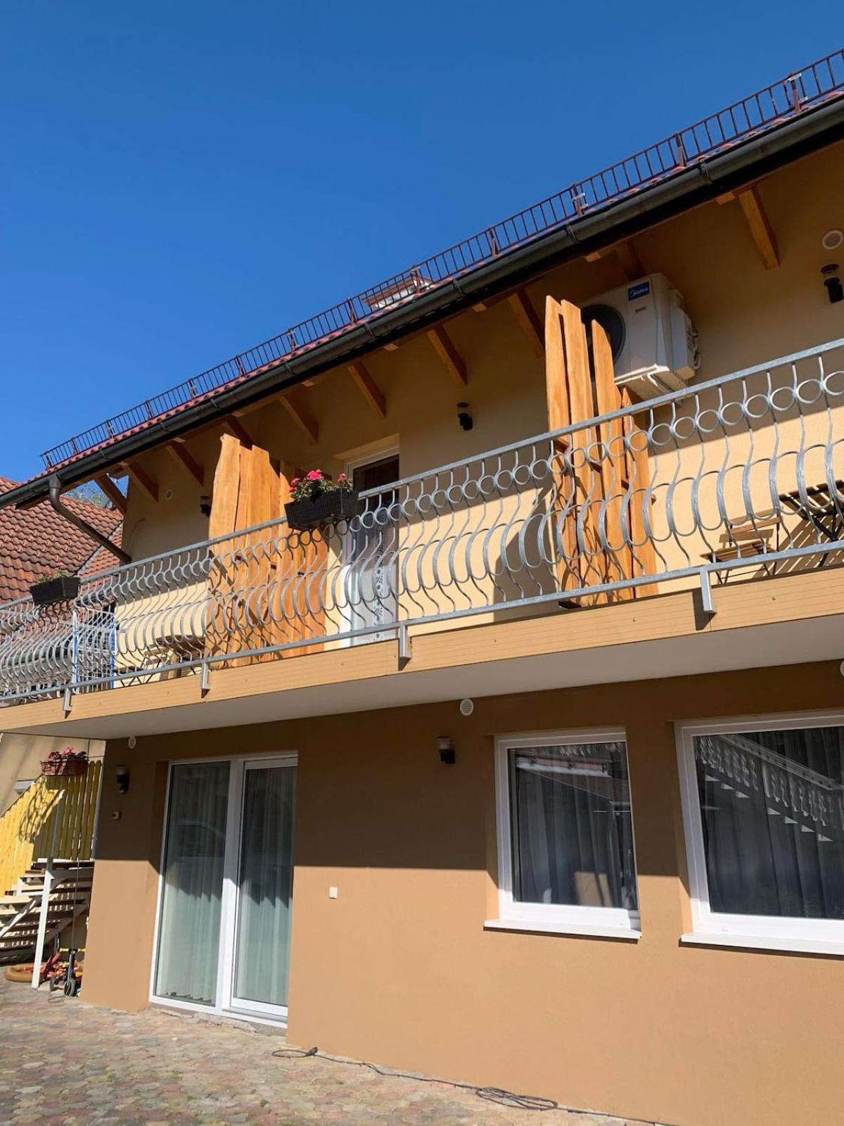 Molnar Apartman Замарди Экстерьер фото